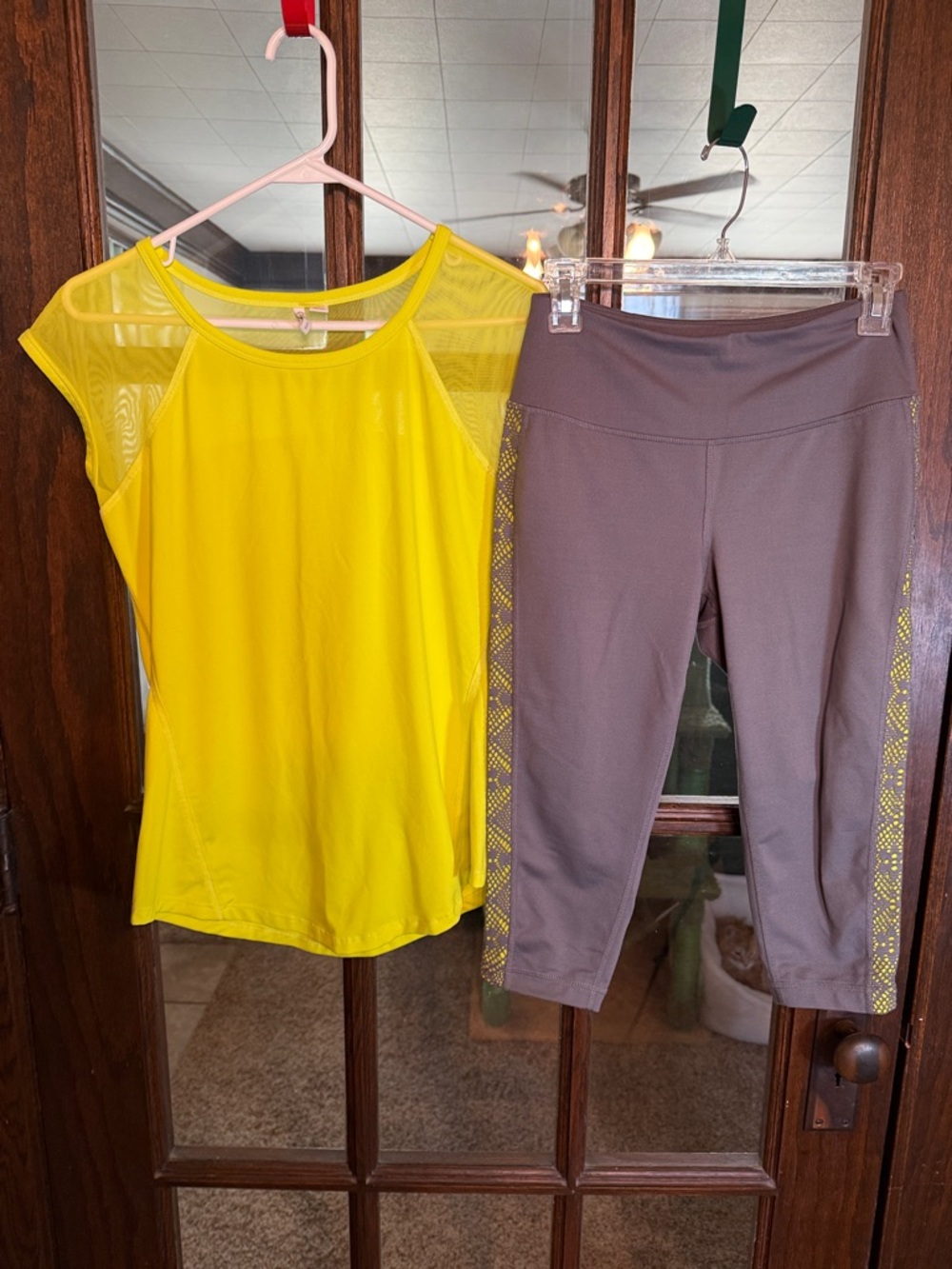 Cato Womens Neon Yellow Mesh Top and Grey Cropped Leggings Activewear Set Size S